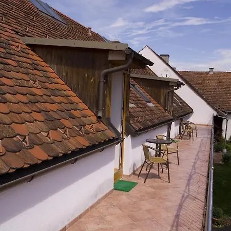 Kleinschuster Gasthof Burgau