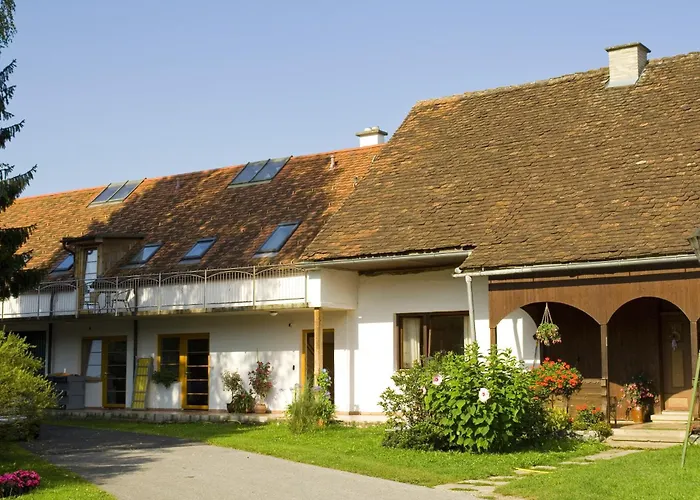 Fruehstueckspension Kleinschuster Бургау